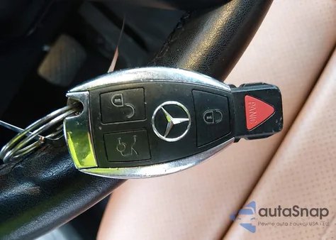 2017 Mercedes-Benz C 300 4Matic z USA, uszkodzony, nr VIN WDDWK4KB4HF514457